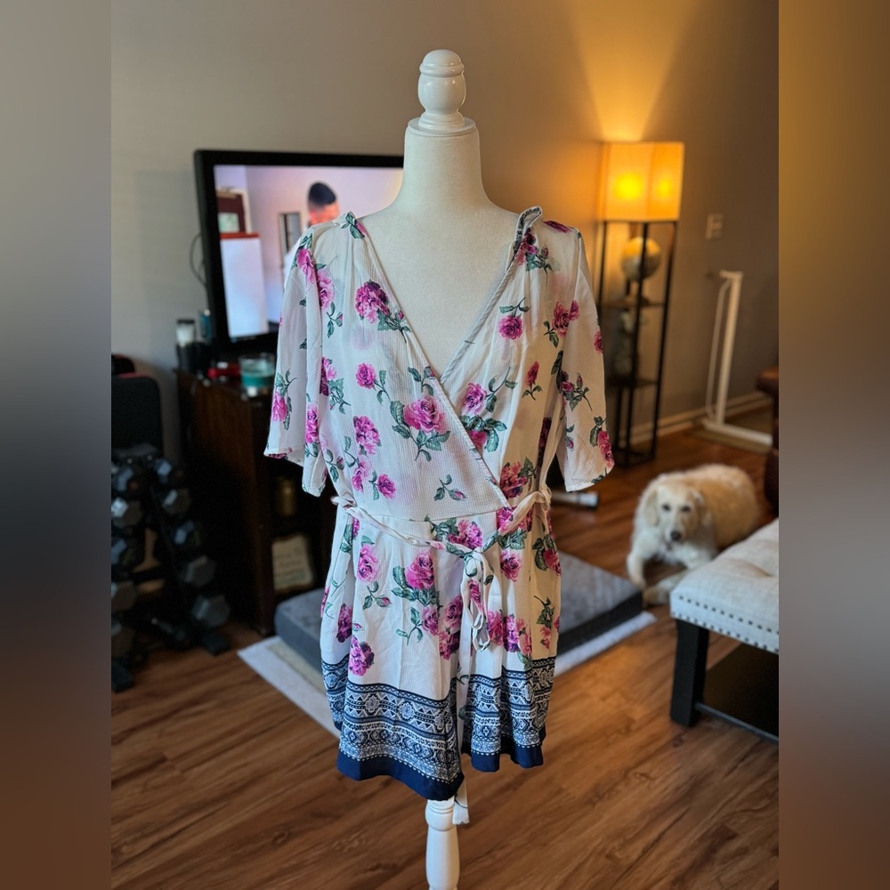 Franchesca’s white floral romper - large